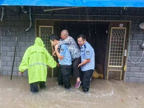 信弘配资 江苏公安全力做好防灾减灾救灾工作